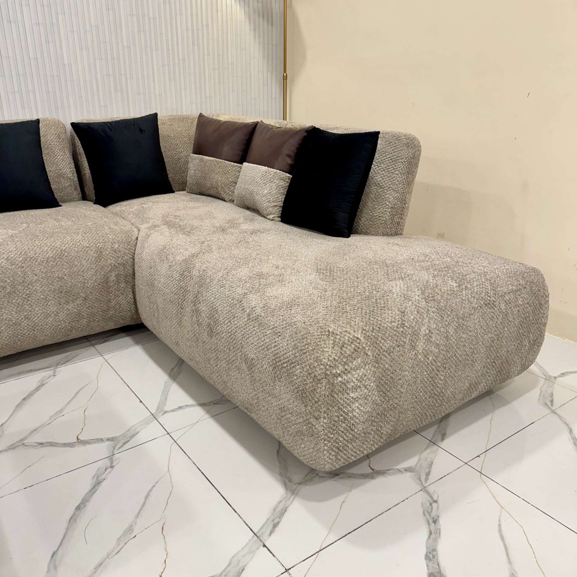 7 Seater Sofa LS18 - image 4