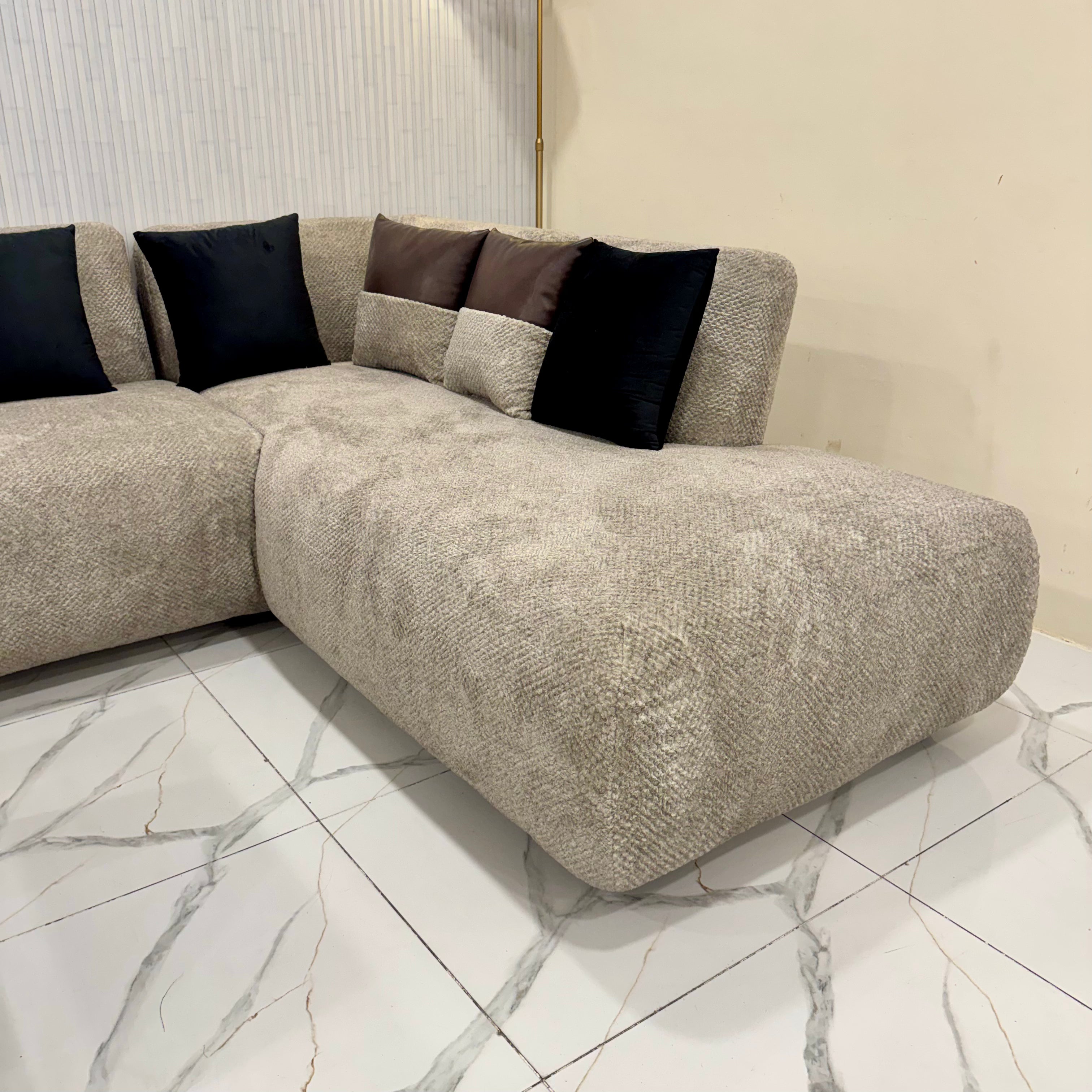 7 Seater Sofa LS18 - image 4