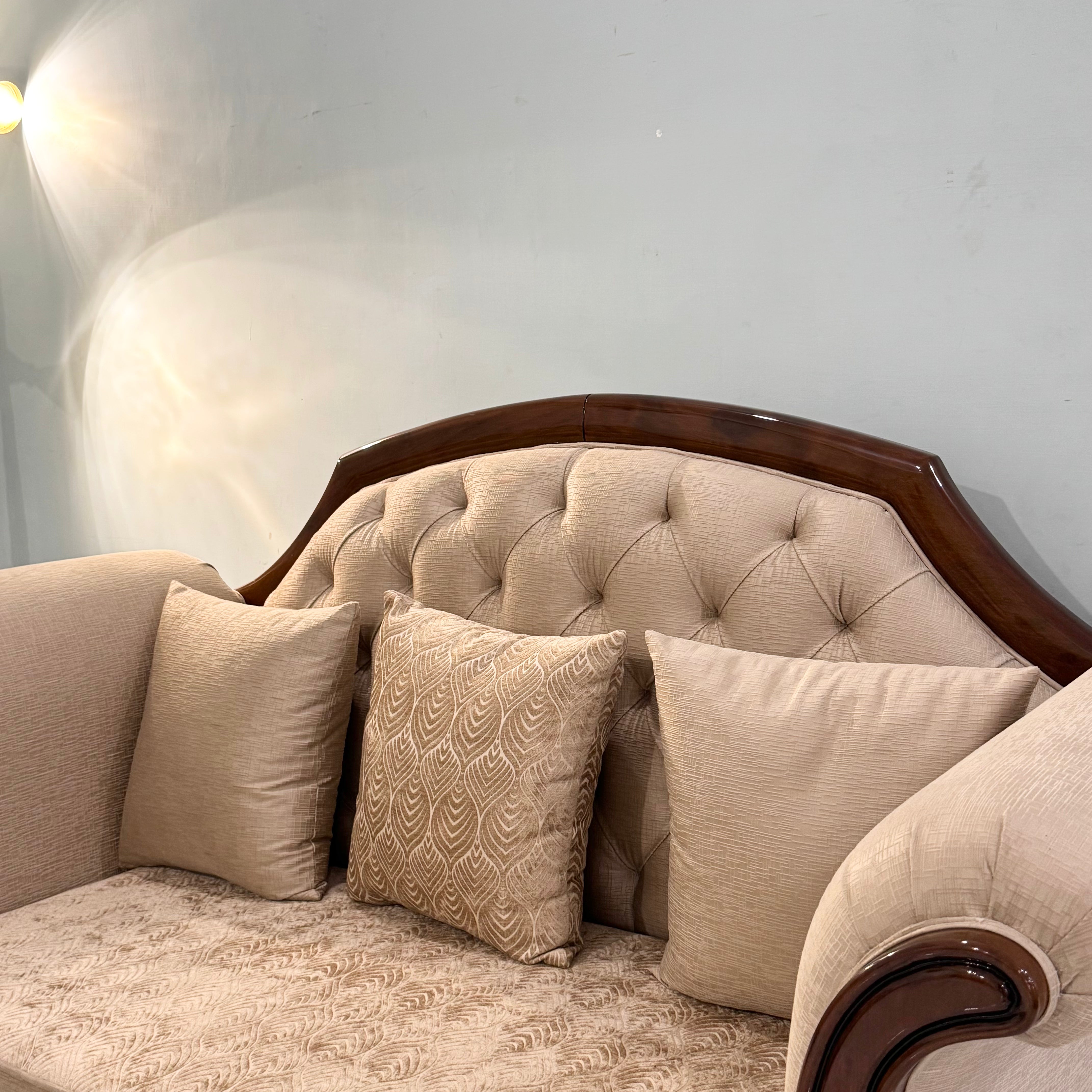 Majestic Chesterfield 6-Seater Suite