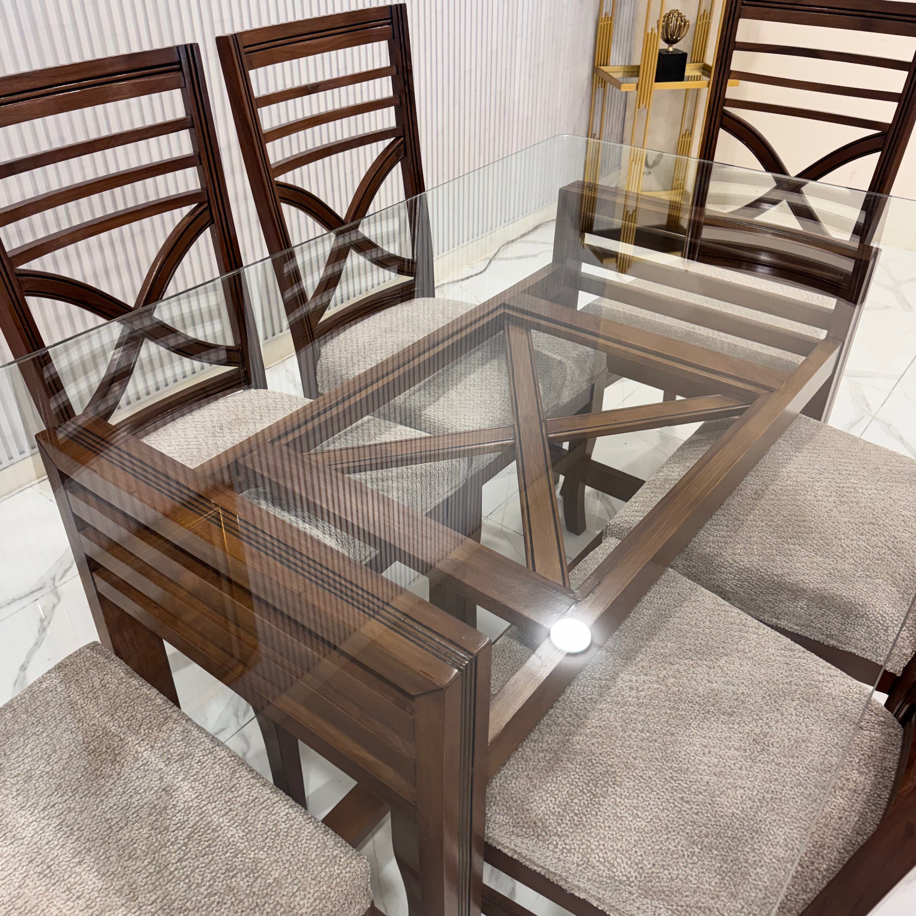6 siter Dining Table SD18