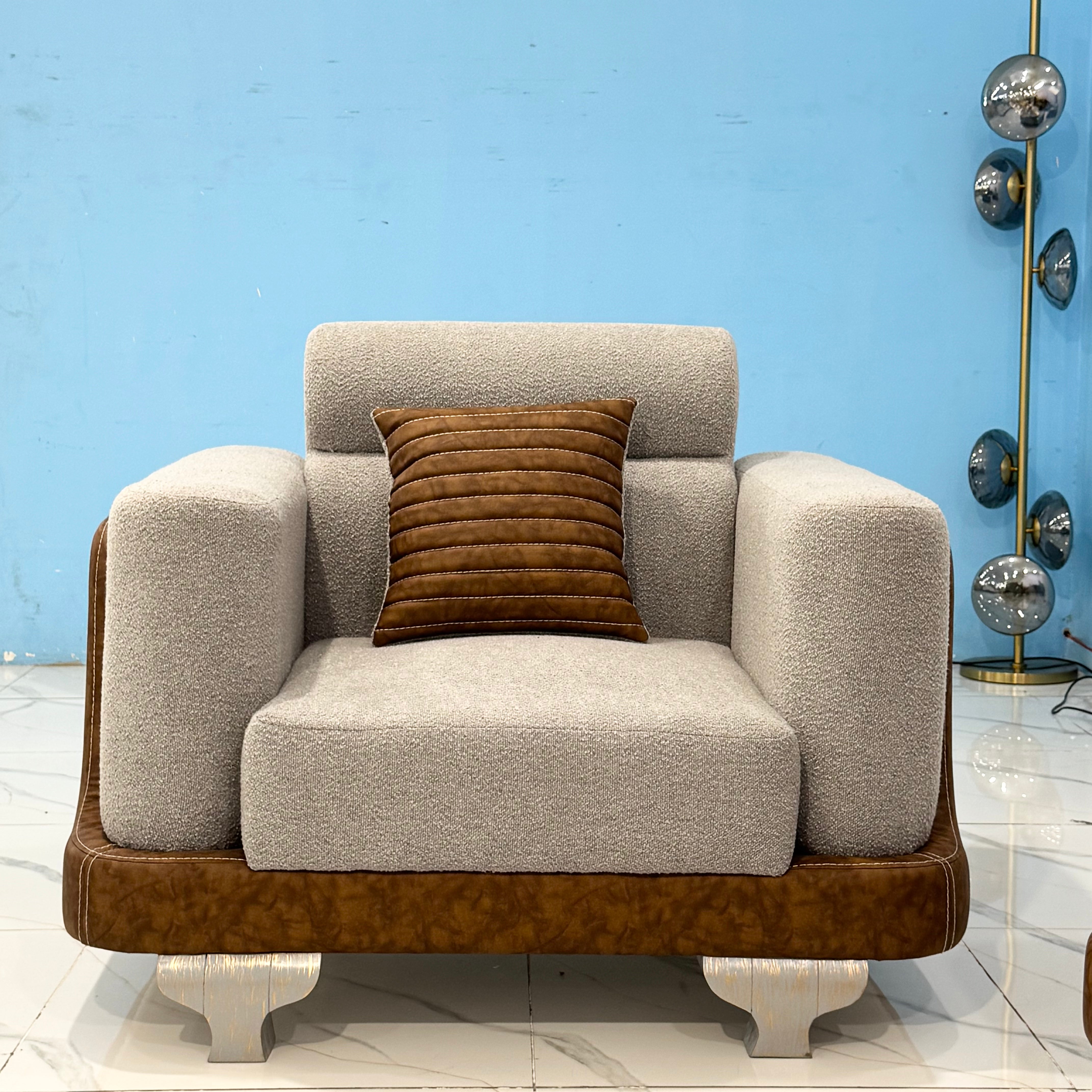 LuxeCurve 6-Seater Suite