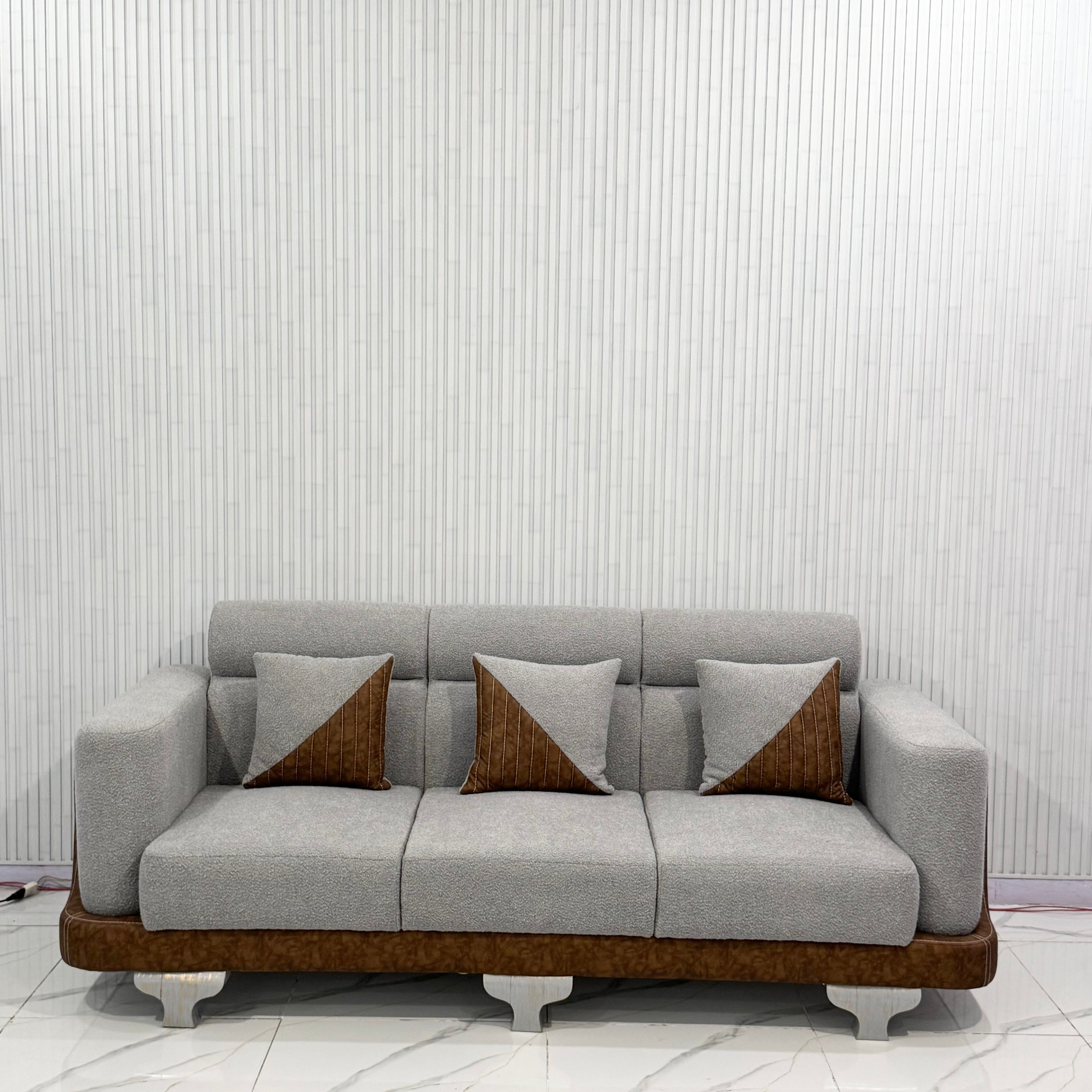 LuxeCurve 6-Seater Suite