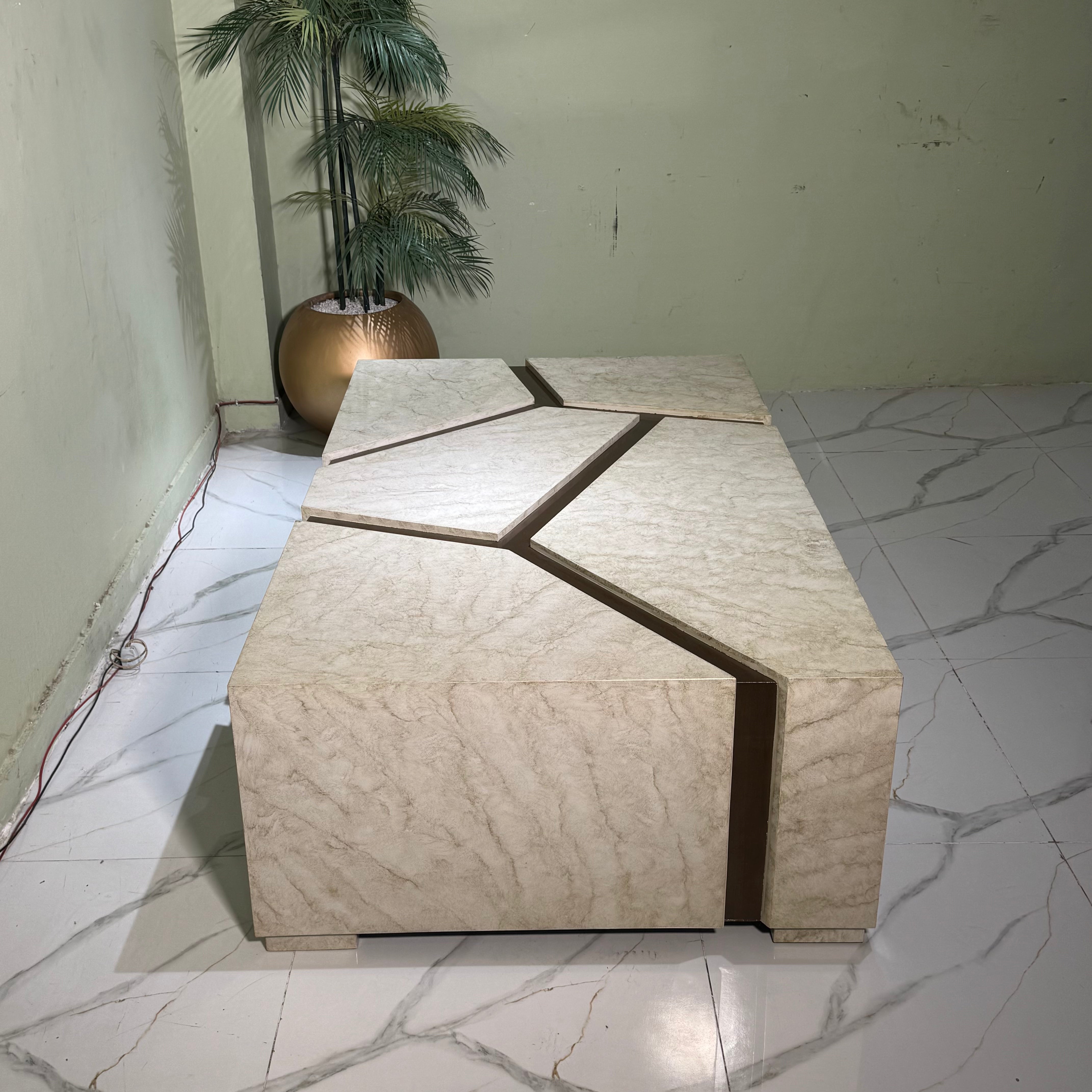 Centre table Ct91