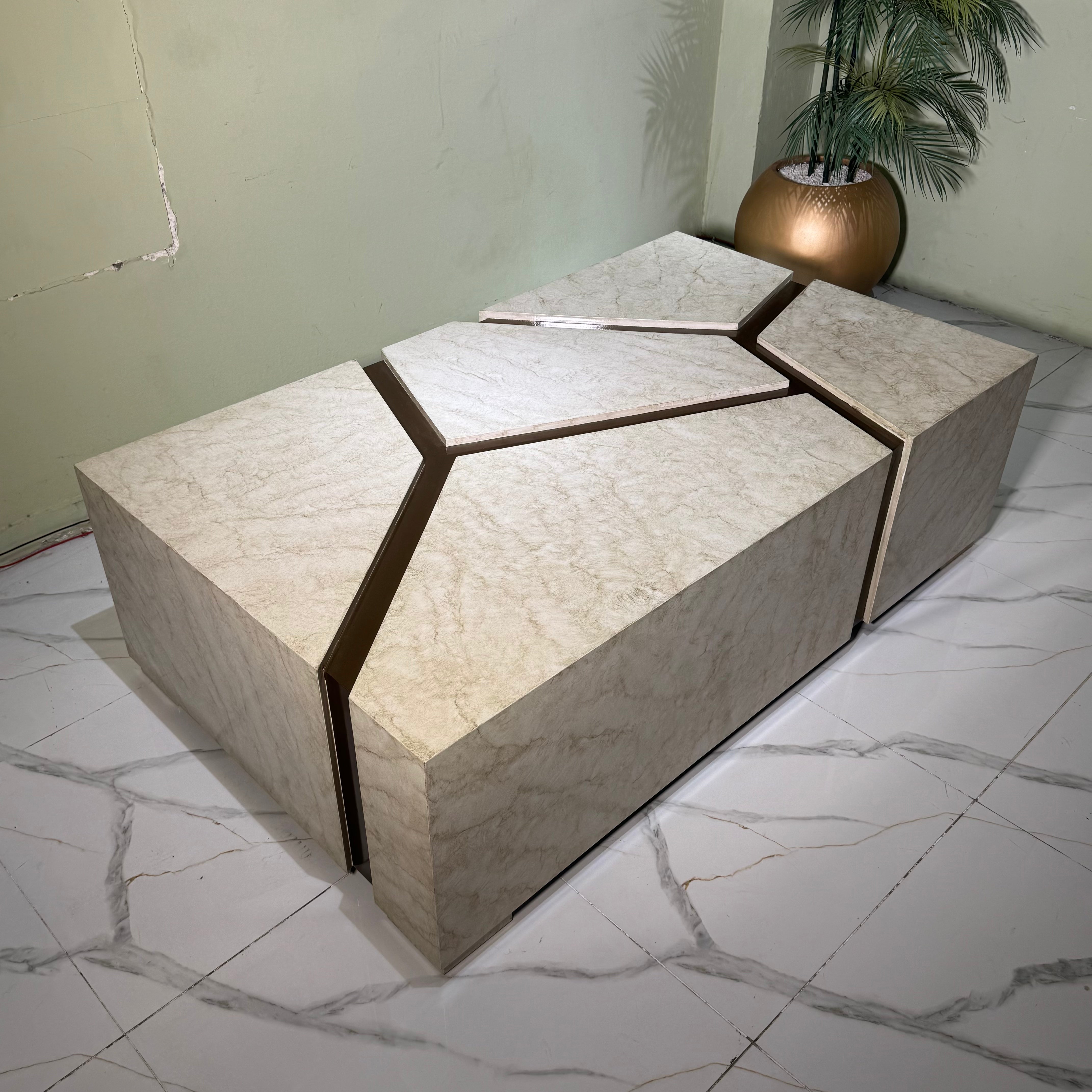 Centre table Ct91