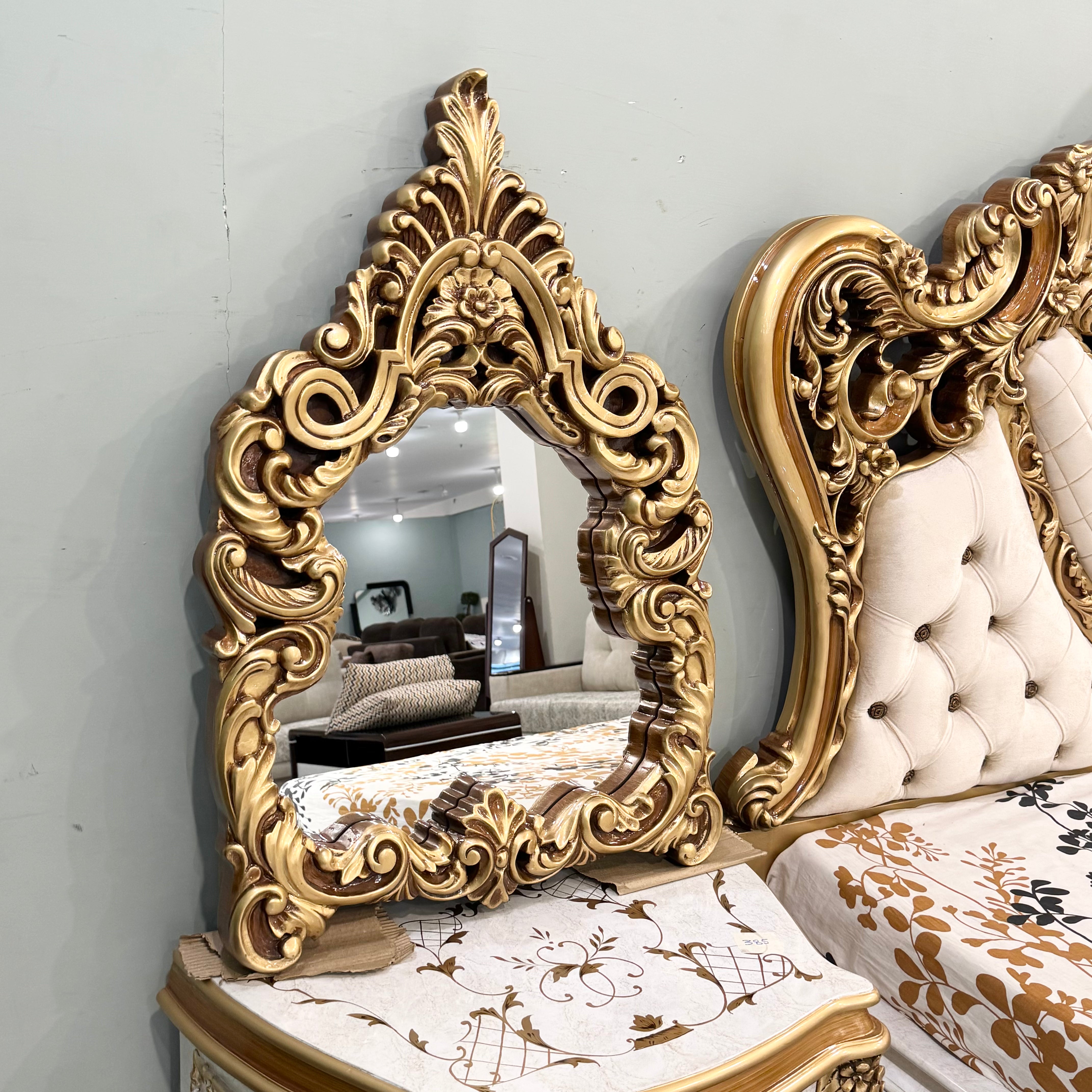 Grand Victorian Gold Master Suite