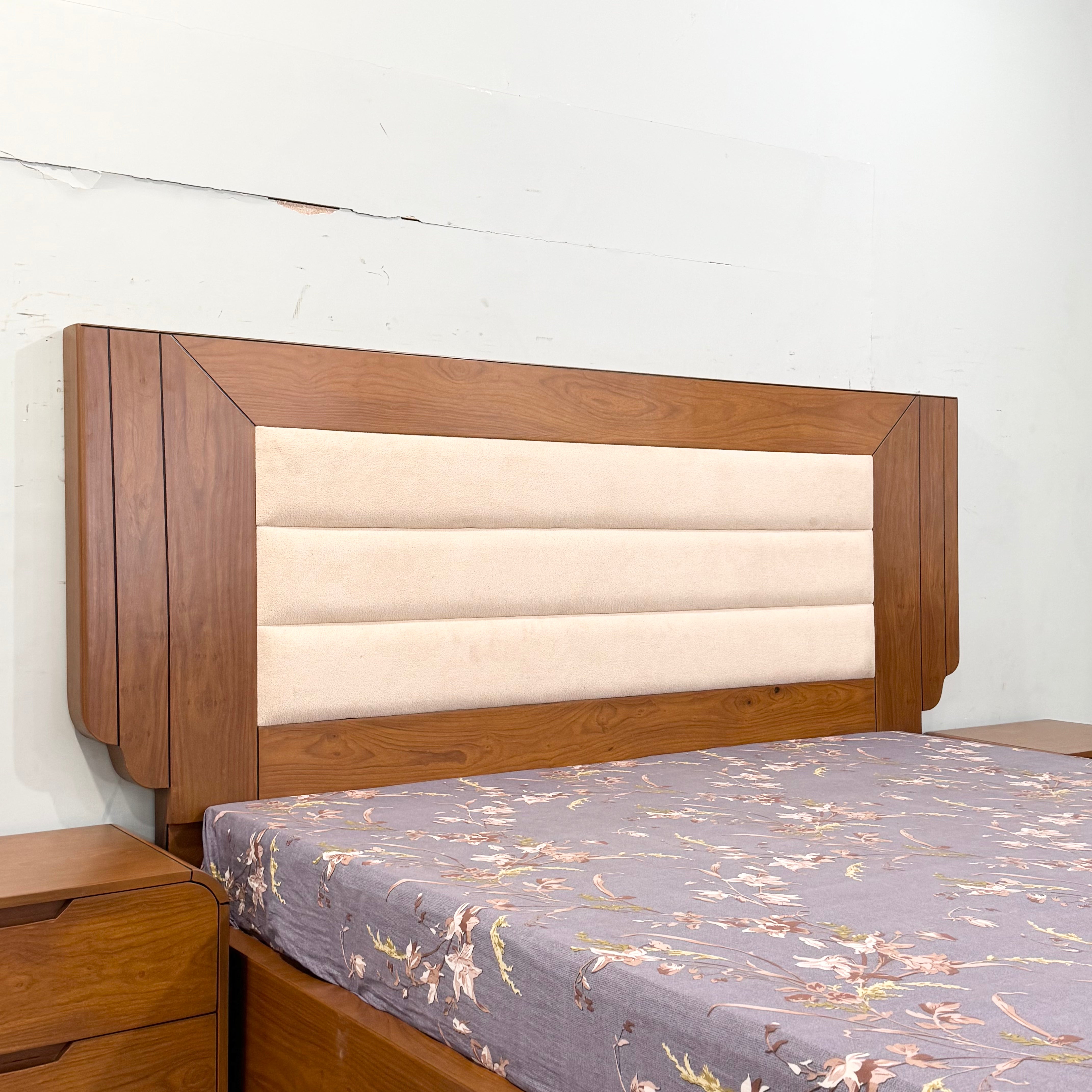 Nordic Oak Master Bed Suite